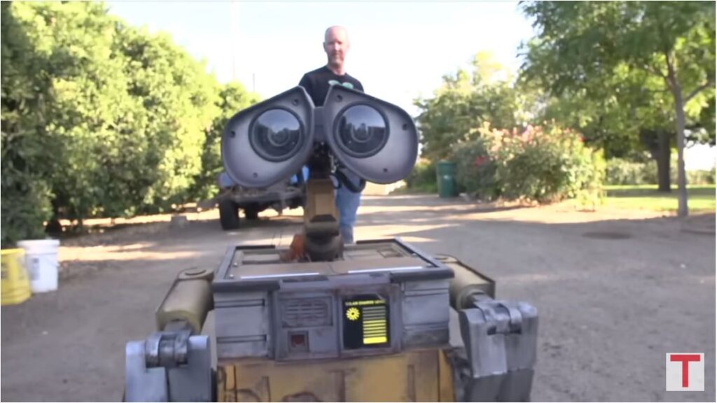 Life-Size Wall-E Robot